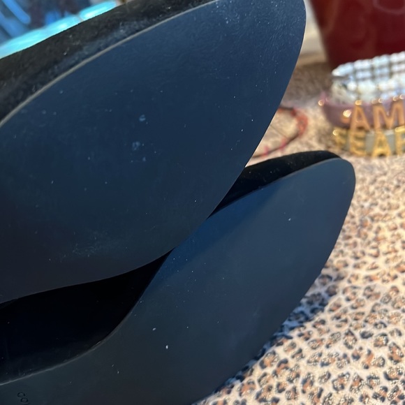 Cole Haan: classy and elegant heels. Size 7.5. - Picture 10 of 11